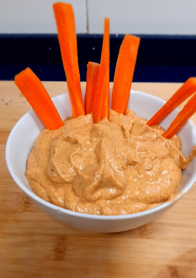 Una foto de Hummus o puré de garbanzos tradicional (Sin sal)
