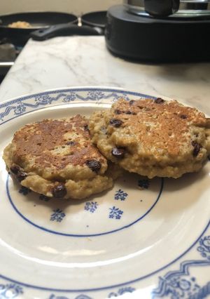 Una foto de Galletones al sartén o Pancakes de Avena+Plátano+chips de chocolate