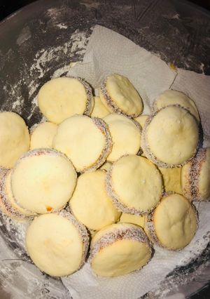 Una foto de Alfajores de maicena sin manteca y súper fáciles