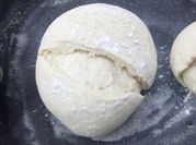 Una foto de pan de campo