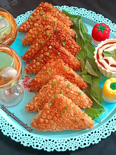 عکسی از دستور سمبوسه پنیری 😋😋😋