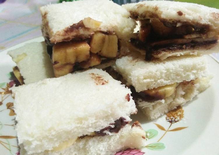 Sandwich BCC (Banana, chocolate, cheese)