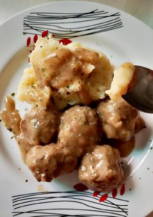Foto resep Swedish meetballs w/ mashed potatoes