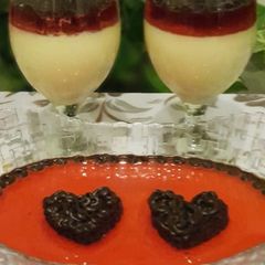 A picture of Jelly and custard.
