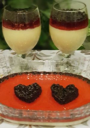 A picture of Jelly and custard.