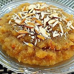A picture of Suji ka halwa.