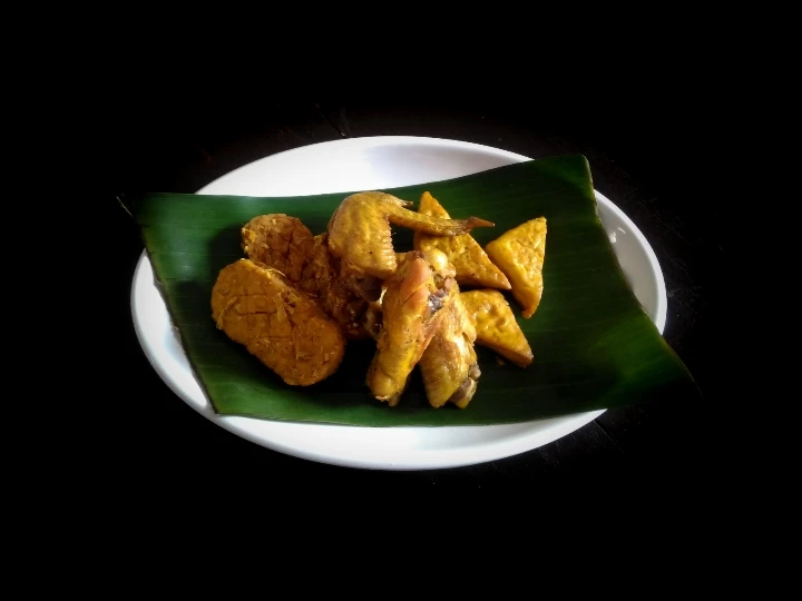 Langkah Gampang Membuat Resep Ayam Tahu Tempe Ungkep Bumbu Kuning (untuk Persediaan) yang Uenak Anti Ribet, Mantap Sekali
