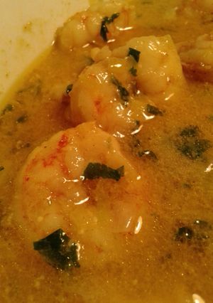 Una foto de Gambas al curry verde