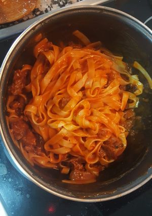 Una foto de Tallarines con tomate