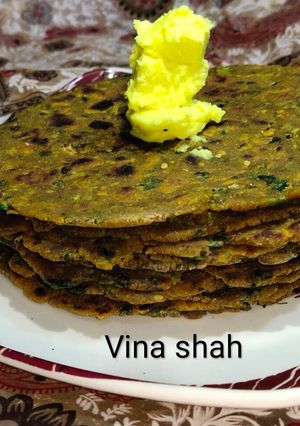 कोथमिर थेपला (kothmir thepla recipe in Hindi) रेसिपी मुख्य फोटो