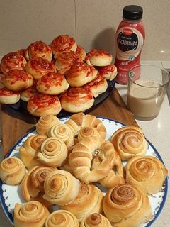 Una foto de Facturas de azúcar y frambuesa