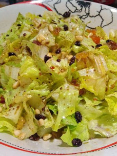 Φωτογραφία της συνταγής Σαλάτα με μαρούλι, αποξηραμένα φρούτα και πετιμέζι