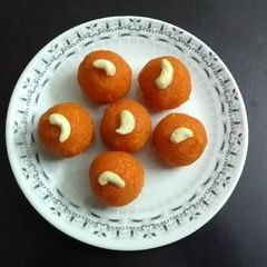 A picture of Motichoor ke Ladoo.