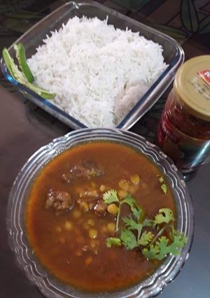 A picture of Chane ki daal aur gosht.