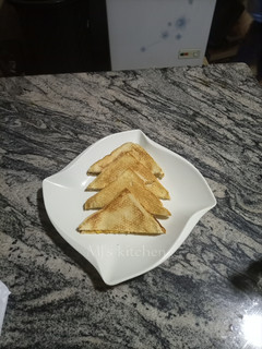 A picture of Grilled paste sandwich.