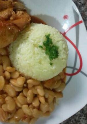 صورة لوصفة فاصوليا بيضا مع دجاج و رز