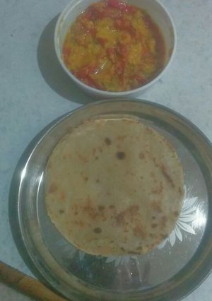ભાખરી (Bhakhri Recipe In Gujarati) રેસીપી મુખ્ય ફોટો