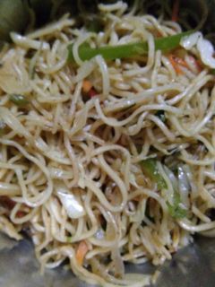 हक्का नूडल्स (Hakka Noodles recipe in hindi) रेसिपी मुख्य फोटो