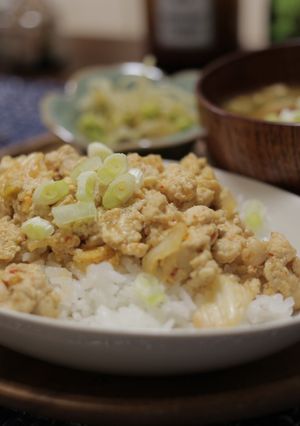泡菜雞胸絞肉定食 的食譜成品照片
