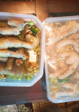 Hình của món Chân gà ngâm sả quất.