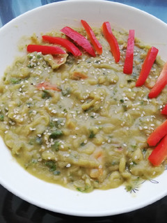 Una foto de Crema de arvejas y vegetales _ vegan