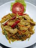 ไก่ผัดผงกระหรี่