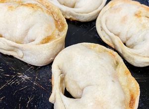 Una foto de Empanadas caprese