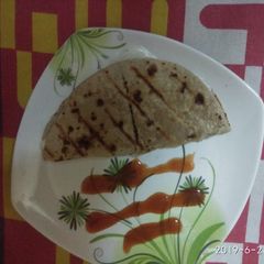 A picture of Grill Chapati with Mayonnaise.