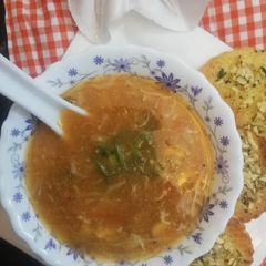 A picture of Hot and sour soup.