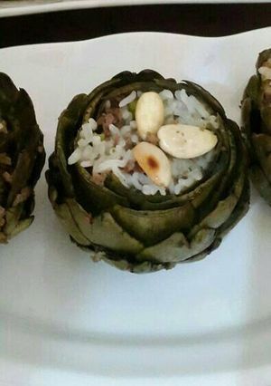 صورة لوصفة انكينار او ارضي شوكي محشي رز وفطر ومكسرات