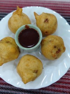 બટાકા વડા (Bataka Vada Recipe In Gujarati) રેસીપી મુખ્ય ફોટો