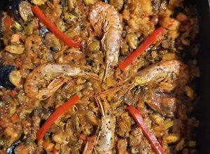 Una foto de Paella de mariscos