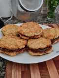 Alfajores de avena y coco rellenos!
