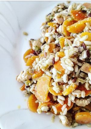 Foto di Riso e Cereali con carote e salmone