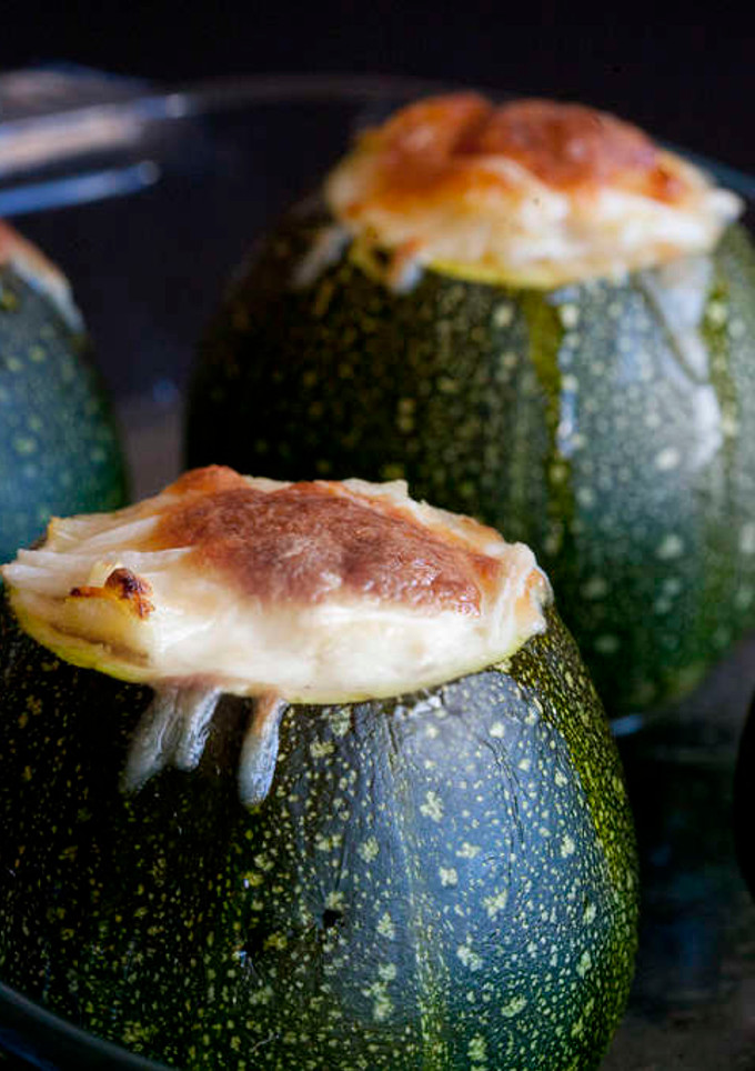 Una foto de Calabacines redondos rellenos de boletus edulis