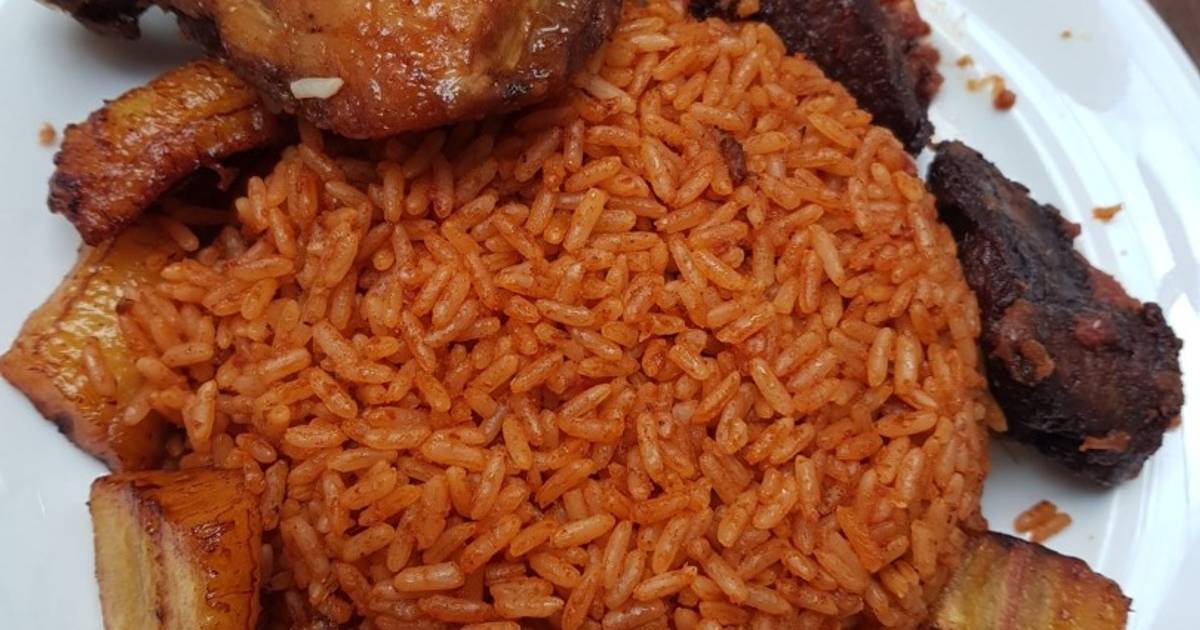 Nigerian Jollof Rice with Chicken and Fried Plantains Recipe