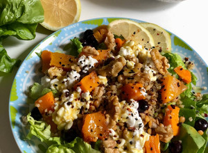 Foto principal de Ensalada de otoño con calabaza asada y lentejas