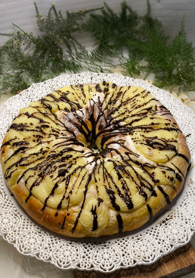 Una foto de Rosca De Pascua Sin Balanza Fácil Con Cucharas y Taza Medidora