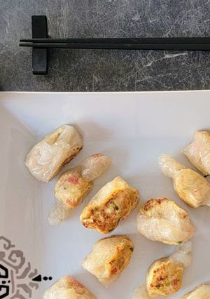 A picture of Rice Paper Crab Rangoon.