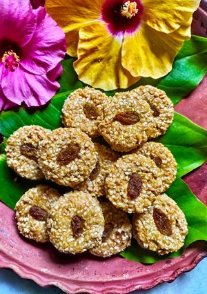 তিল গুড়ের সন্দেশ (Til gurer sandesh recipe in bengali) রেসিপির প্রধান ছবি