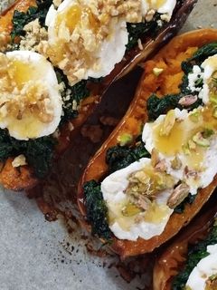 Una foto de Calabaza rellena de espinacas y queso de cabra