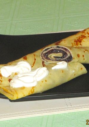 Mákos, meggylekváros palacsinta recept fotója