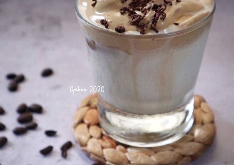 Dalgona Coffee