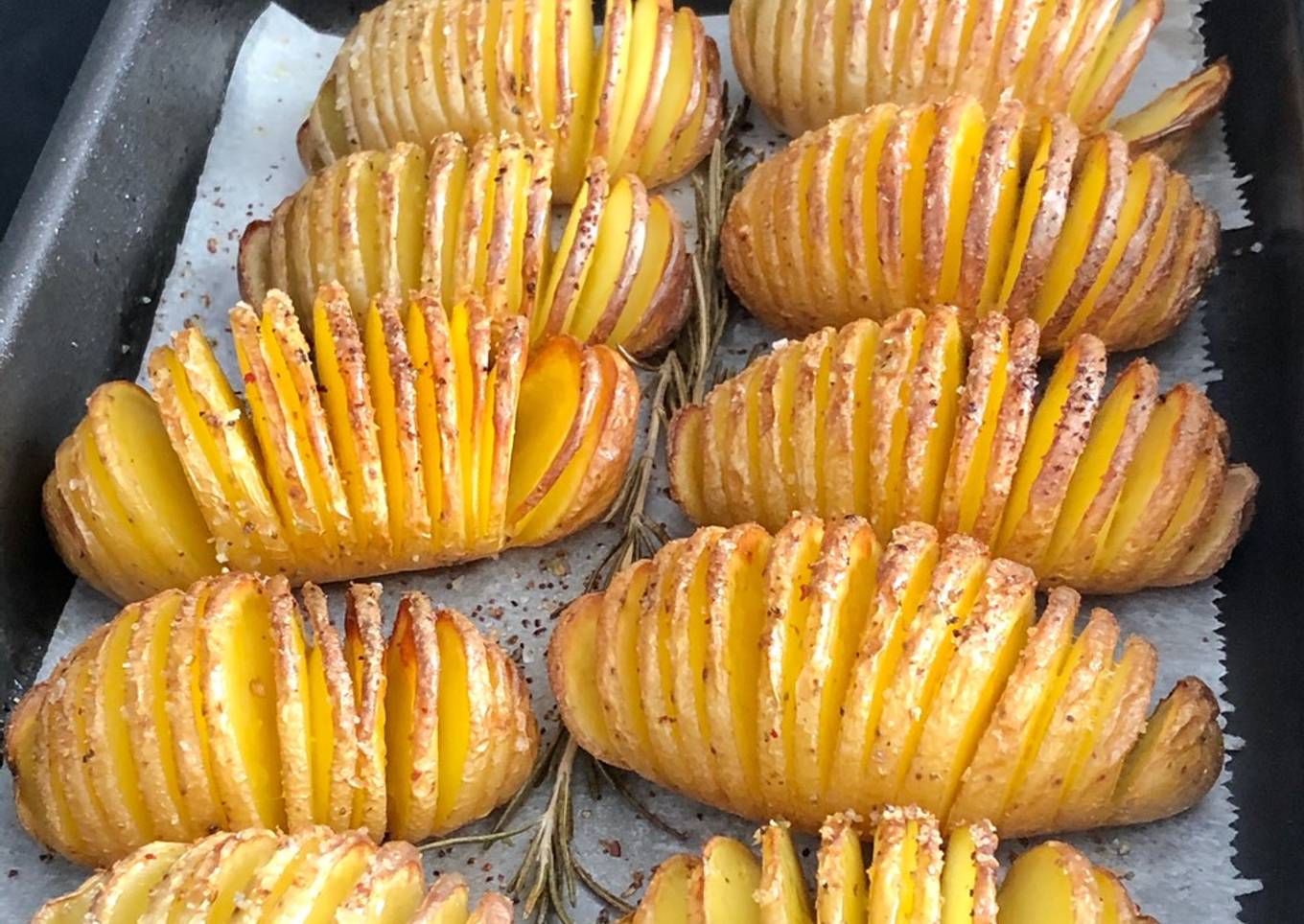 Pommes de terre rôties à la suédoise - hasselback potatoes