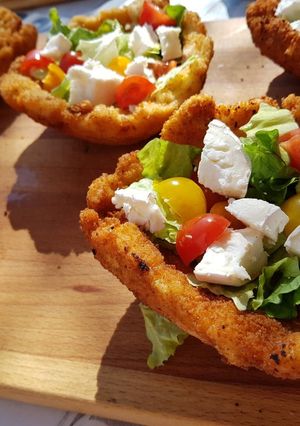Une photo de Coupelle de poulet et sa salade composée