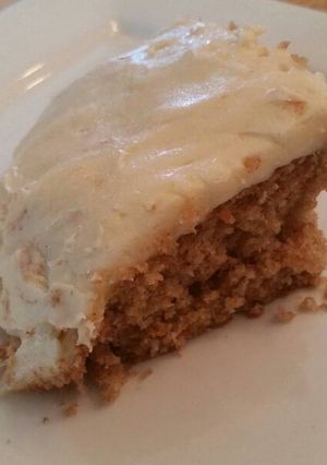 A picture of Cream Cheese Cake Icing.