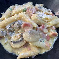 A picture of Carbonara Penne.