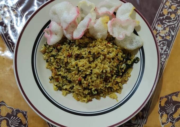 Anti Ribet, Bikin Nasi Goreng Daun Mengkudu Irit Anti Gagal