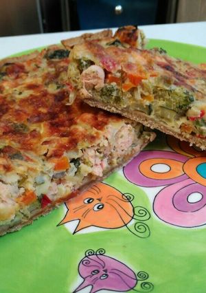 Una foto de Quiche de verduras y salmón con base multicereales y sin mantequilla