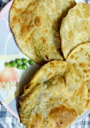 হিং দিয়ে কড়াইশুঁটির কচুরি (hing diye karaishuntir kochuri recipe in Bengali) রেসিপির প্রধান ছবি